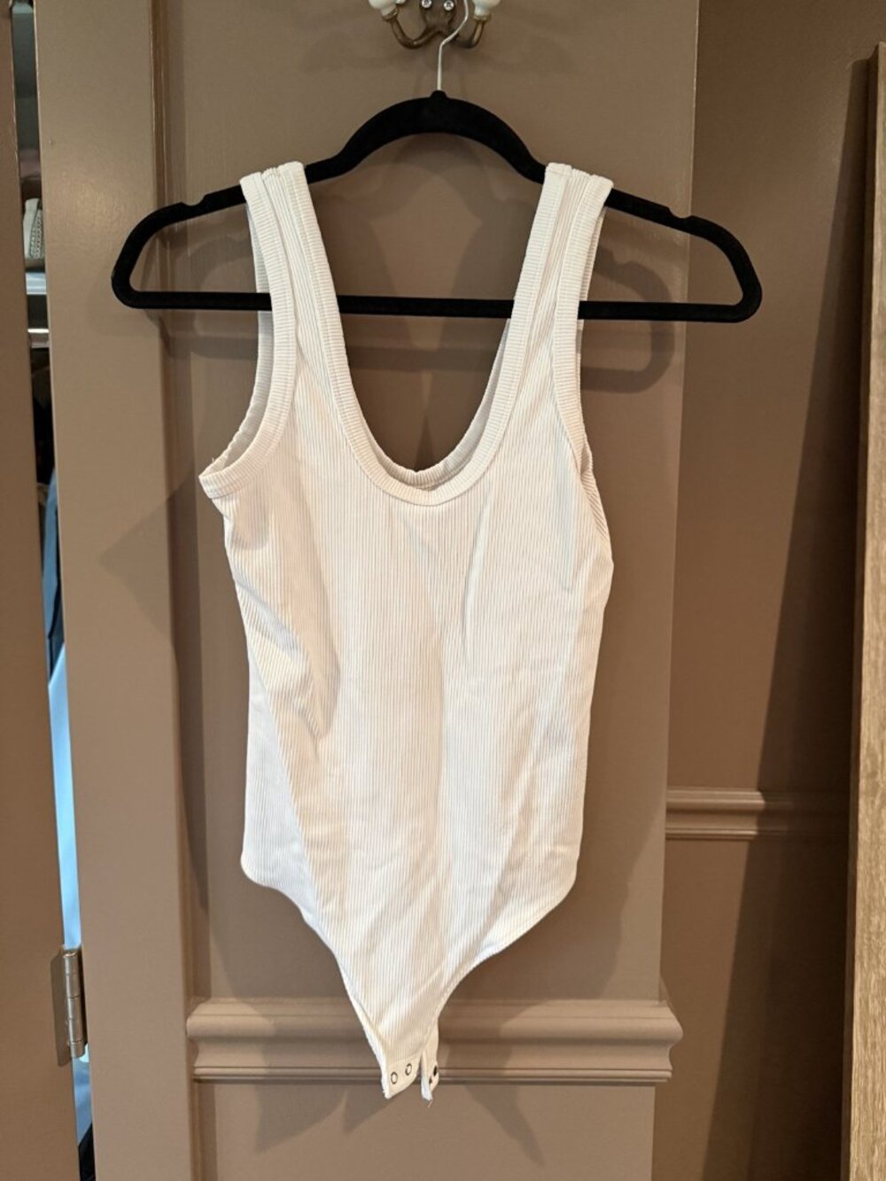 Abercrombie & Fitch White Ribbed Scoop Neck Bodysuit S